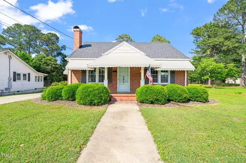 305 E Holmes St, Benson, NC 27504