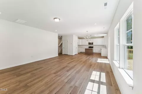 Living - 110 Cribbs Ln, Middlesex, NC 27557 photo 3 of 4