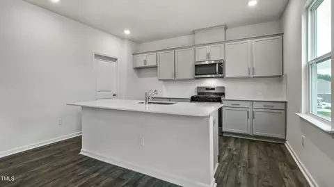 Kitchen - 704 Comice Pear Way, Willow Spring, NC 27592 photo 3 of 6