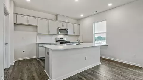 Kitchen - 704 Comice Pear Way, Willow Spring, NC 27592 photo 1 of 6