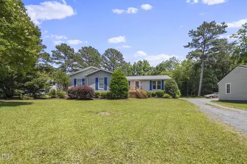 207 Bingham St, Carthage, NC 28327