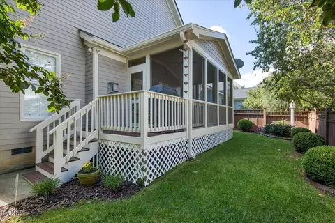 Exterior - 121 Bridgegate Dr, Cary, NC 27519 photo 6 of 11