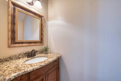 Bath - 121 Bridgegate Dr, Cary, NC 27519 photo 1 of 5