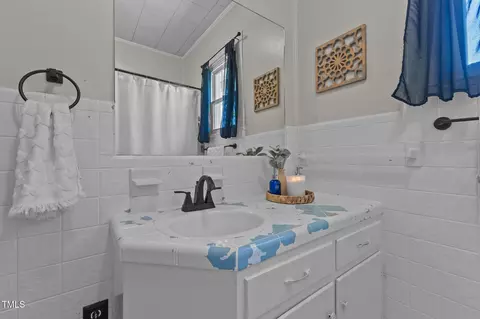 Bath - 404 W E St, Erwin, NC 28339 photo 2 of 2