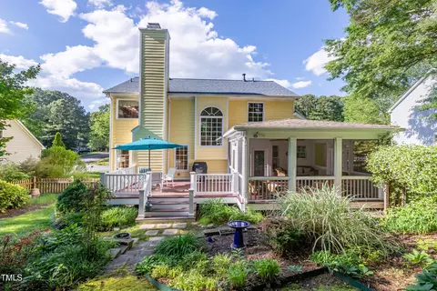 5417 Harrington Grove Dr, Raleigh, NC 27613