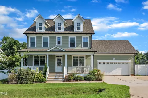 384 Grey Hawk Dr, Garner, NC 27529