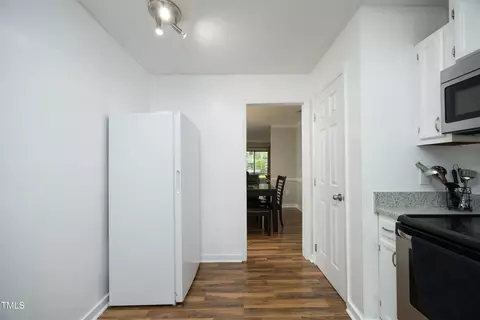 Kitchen - 55 Willow Bridge Dr, Durham, NC 27707 photo 4 of 4