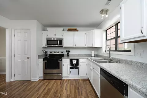 Kitchen - 55 Willow Bridge Dr, Durham, NC 27707 photo 2 of 4