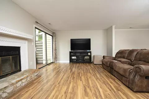 Living - 55 Willow Bridge Dr, Durham, NC 27707 photo 2 of 4