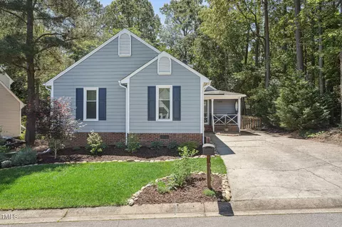 1304 Greenside Dr, Raleigh, NC 27609