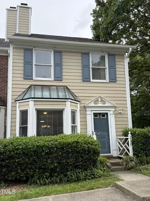 210 Standish Dr, Chapel Hill, NC 27517