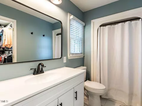 Bath - 235 Stephenson Rd, Benson, NC 27504 photo 1 of 2