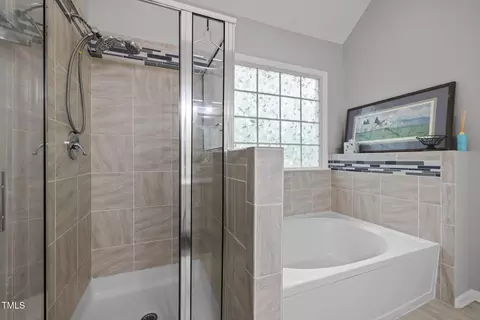 Bath - 1204 Benoit Pl, Apex, NC 27502 photo 4 of 4