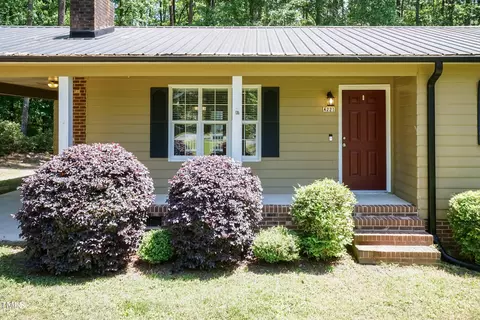 4221 River Run Dr, Sanford, NC 27332