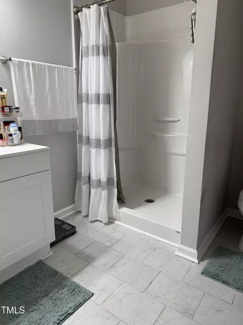 Bath - 109 Pine St, Dunn, NC 28334 photo 6 of 8