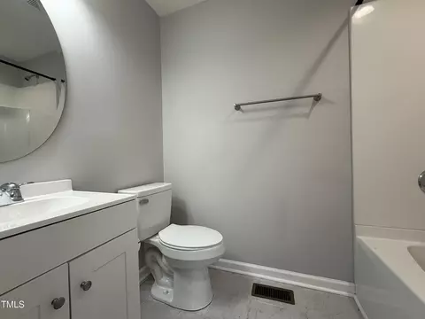 Bath - 109 Pine St, Dunn, NC 28334 photo 2 of 8