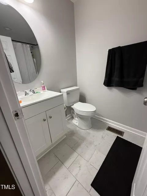 Bath - 109 Pine St, Dunn, NC 28334 photo 8 of 8