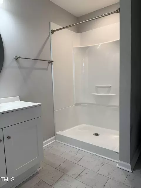 Bath - 109 Pine St, Dunn, NC 28334 photo 4 of 8
