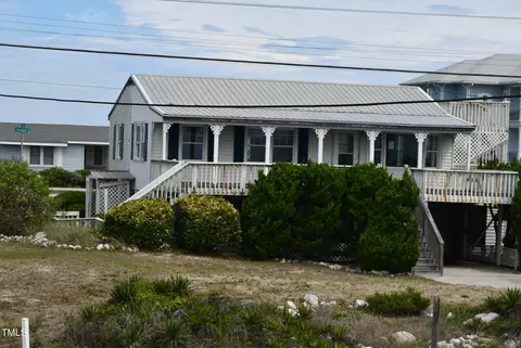 414 Ocean Dr, Emerald Isle, NC 28594