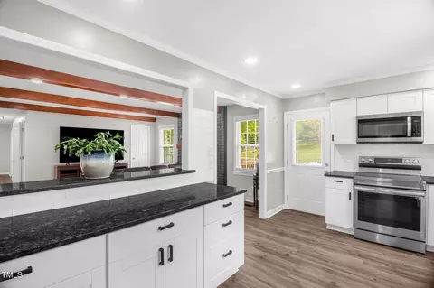 Kitchen - 658 Drumheller Rd, Clemmons, NC 27012 photo 3 of 4