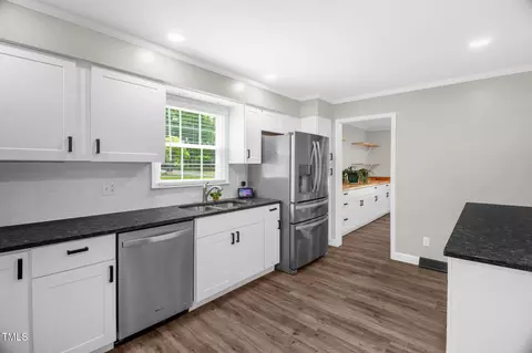 Kitchen - 658 Drumheller Rd, Clemmons, NC 27012 photo 2 of 4