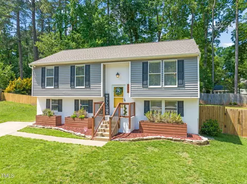 1220 Sherbrooke Ct, Raleigh, NC 27612