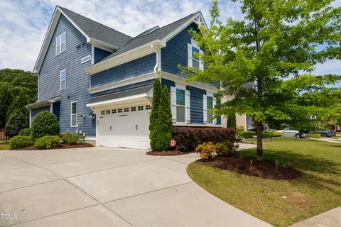 2601 Brookstone Rdg, Raleigh, NC 27613 photo 2