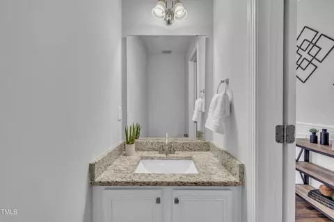 522 Crossview Ln, Durham, NC 27703 photo 9