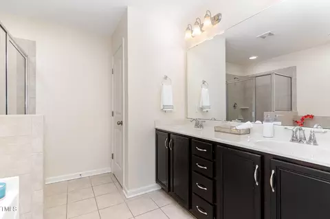 Bath - 172 Token House Rd, Durham, NC 27703 photo 2 of 4