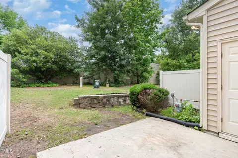 Exterior - 172 Token House Rd, Durham, NC 27703 photo 3 of 4