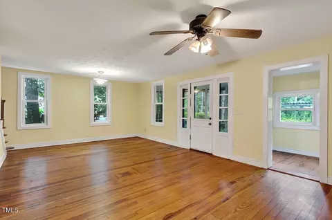 Living - 260 E New England Ave, Pinebluff, NC 28373 photo 2 of 3