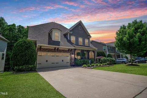 82 Idlewood Ln, Clayton, NC 27527