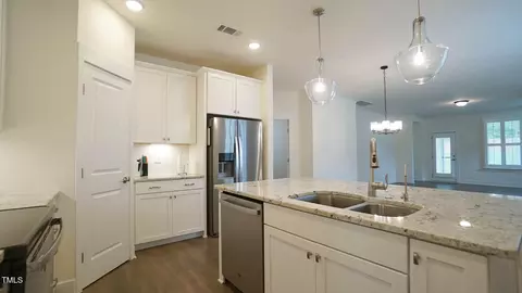 1009 Morrison Dr, Durham, NC 27703 photo 23