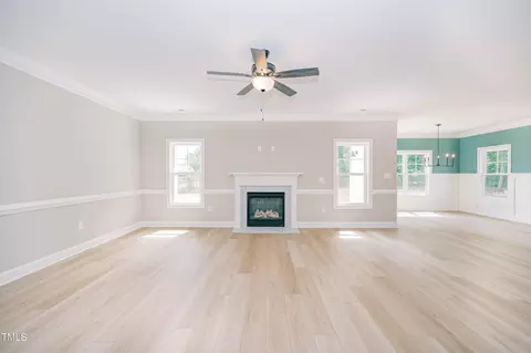 Living - 219 Crescent Dr, Dunn, NC 28334 photo 5 of 8