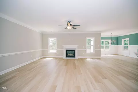 Living - 219 Crescent Dr, Dunn, NC 28334 photo 4 of 8