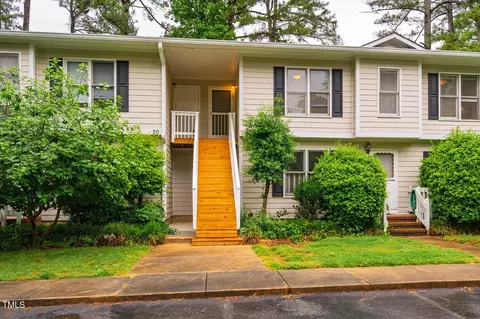 121 Westview Dr UNIT 22, Carrboro, NC 27510