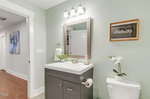Bath - 106 E Delafield Ave, Durham, NC 27704 photo 3 of 4