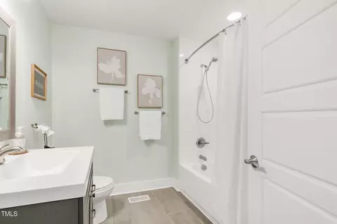 Bath - 106 E Delafield Ave, Durham, NC 27704 photo 4 of 4