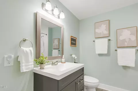 Bath - 106 E Delafield Ave, Durham, NC 27704 photo 2 of 4