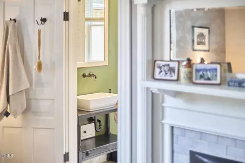 Bath - 813 Burch Ave, Durham, NC 27701 photo 2 of 7