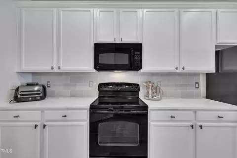 Kitchen - 231 Grindstone Dr, Apex, NC 27502 photo 2 of 6