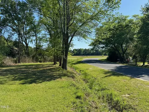 8188 Norris Rd, Dunn, NC 28334