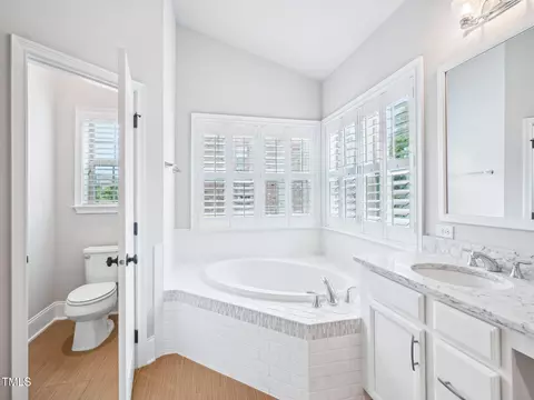 Bath - 203 S Bend Dr, Durham, NC 27713 photo 2 of 4