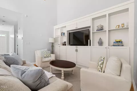 Living - 601 Culpepper Ct, Durham, NC 27712 photo 2 of 4