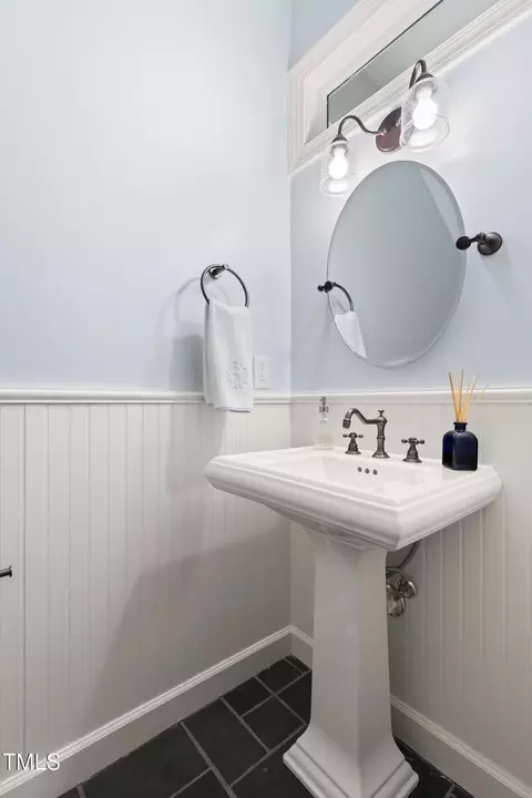 Bath - 601 Culpepper Ct, Durham, NC 27712 photo 5 of 7
