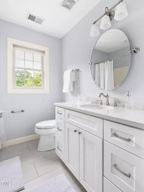 Bath - 601 Culpepper Ct, Durham, NC 27712 photo 7 of 7