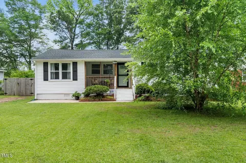 601 Longfellow St, Fuquay Varina, NC 27526