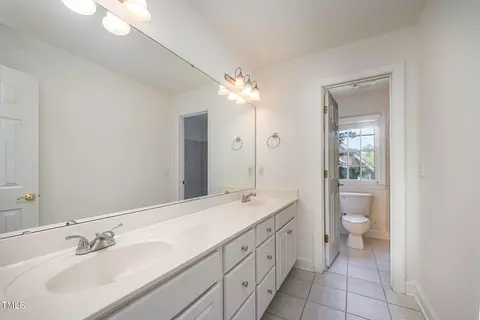 Bath - 1401 Brewer Jackson Ct, Wake Forest, NC 27587 photo 2 of 2