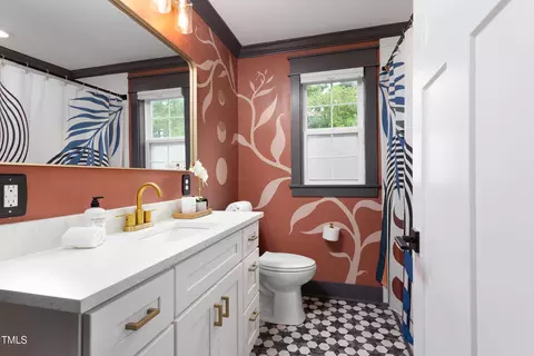Bath - 212 E Rockway St, Durham, NC 27704 photo 7 of 8