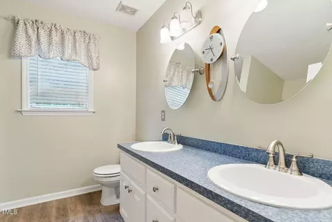 Bath - 110 Phyllis Dr, Benson, NC 27504 photo 1 of 3